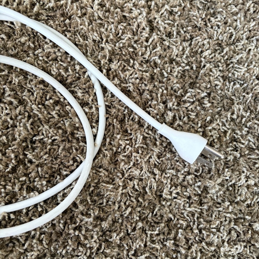 2009 Apple MacBook Charger - Picture 5 of 5